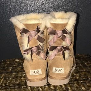 Barely worn Ugg Bailey Bow Boot